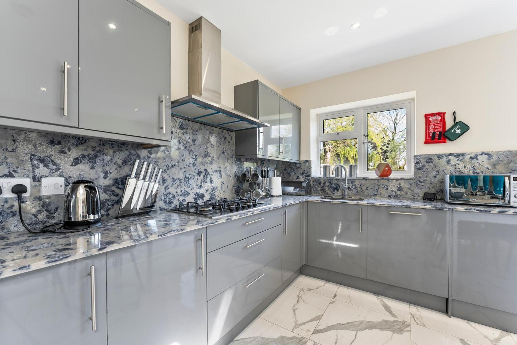 Stylish Wembley Gem - Parking -Sleeps 14 Londres Exterior foto