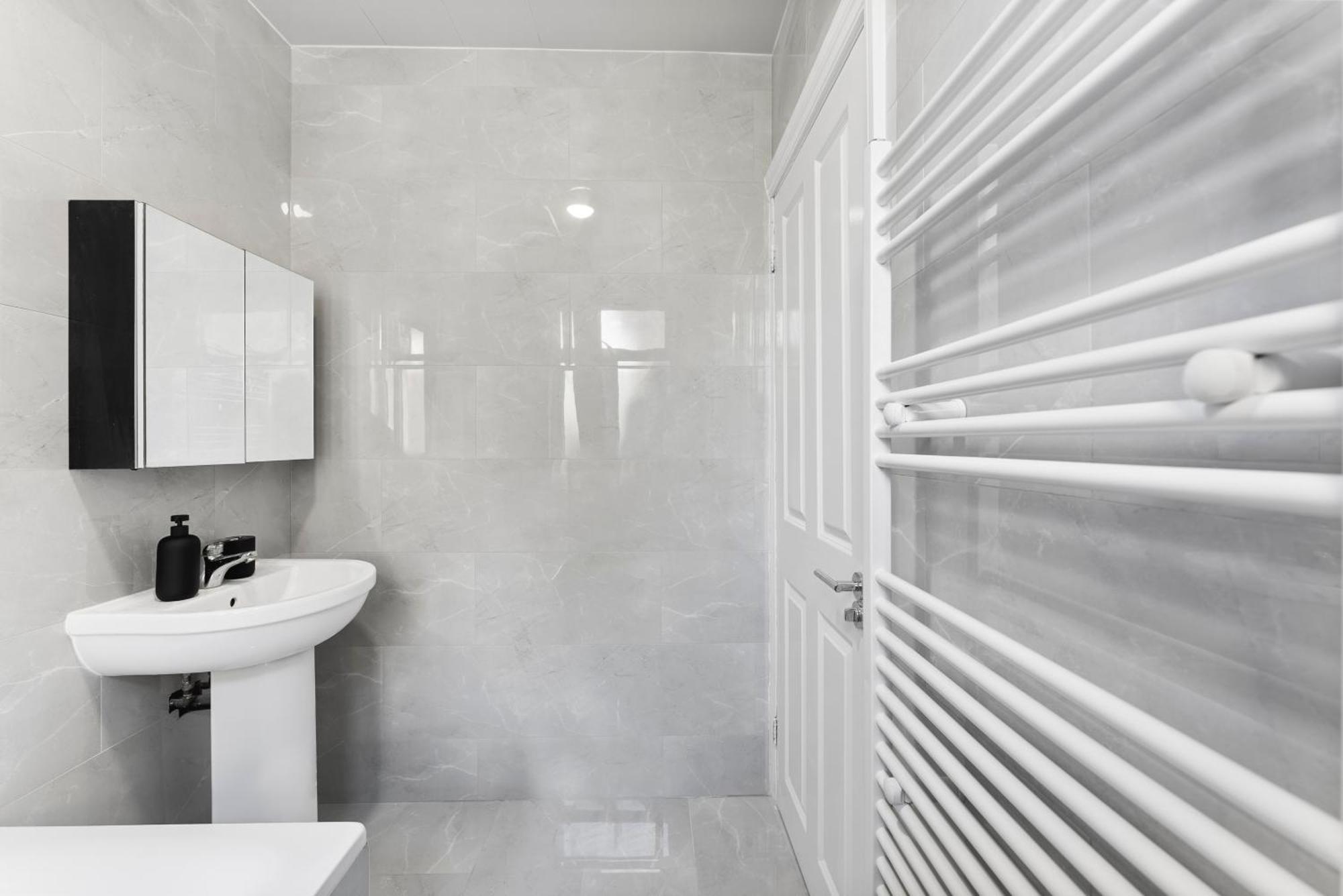 Stylish Wembley Gem - Parking -Sleeps 14 Londres Exterior foto