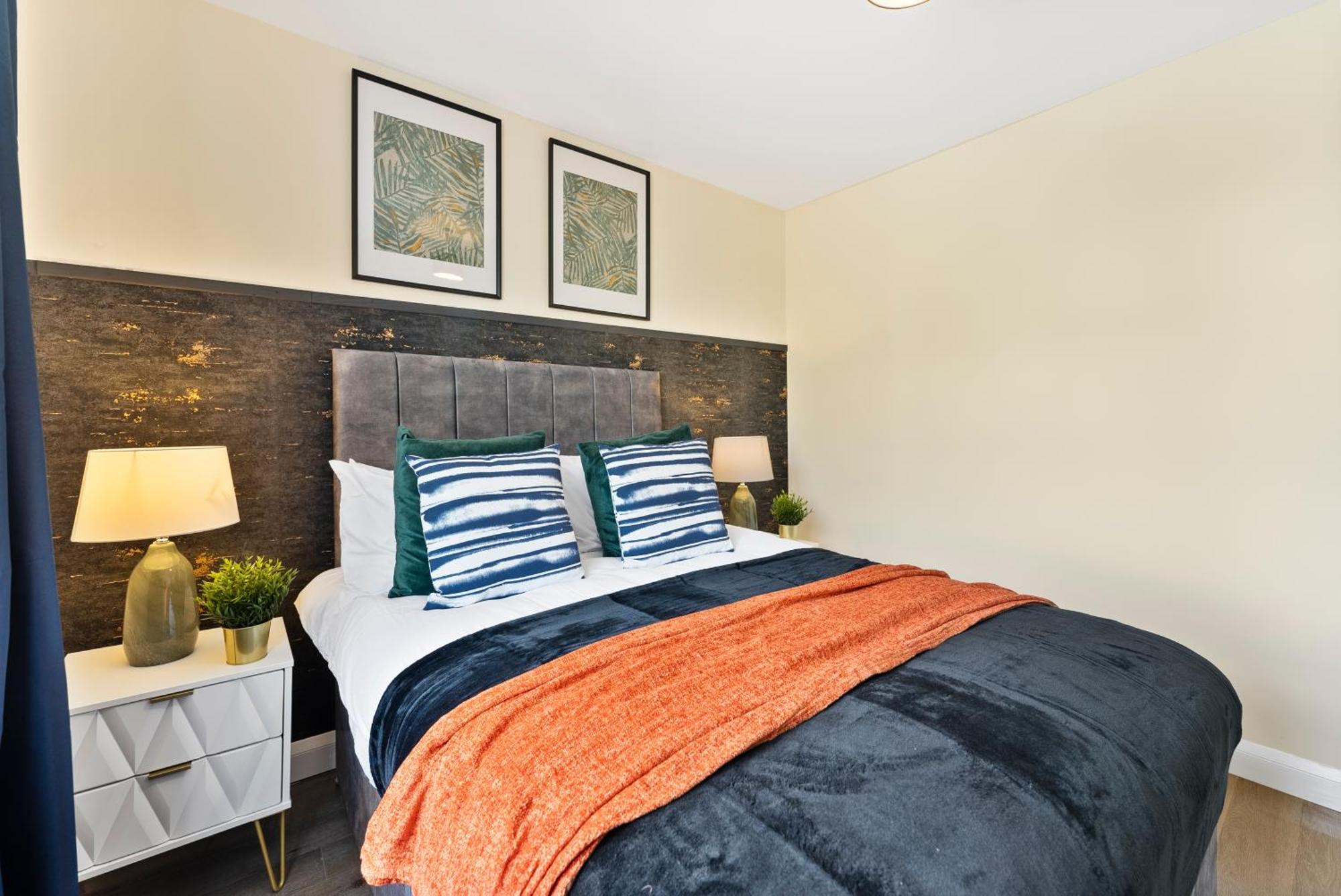 Stylish Wembley Gem - Parking -Sleeps 14 Londres Exterior foto